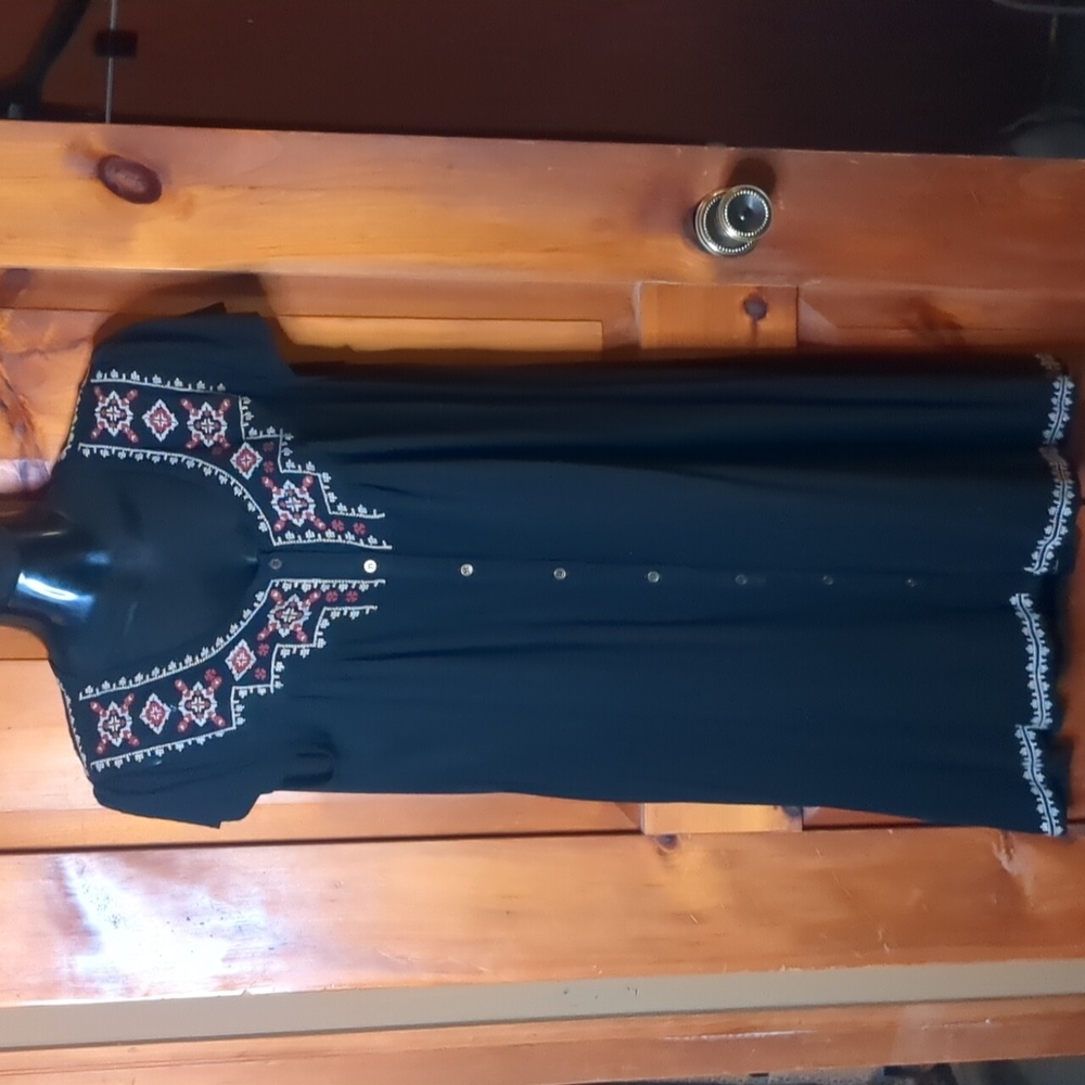 PINK MARTINI* Black ladies S embroidered boho button front dress
